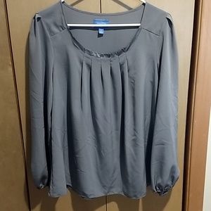 Simply Vera gray top